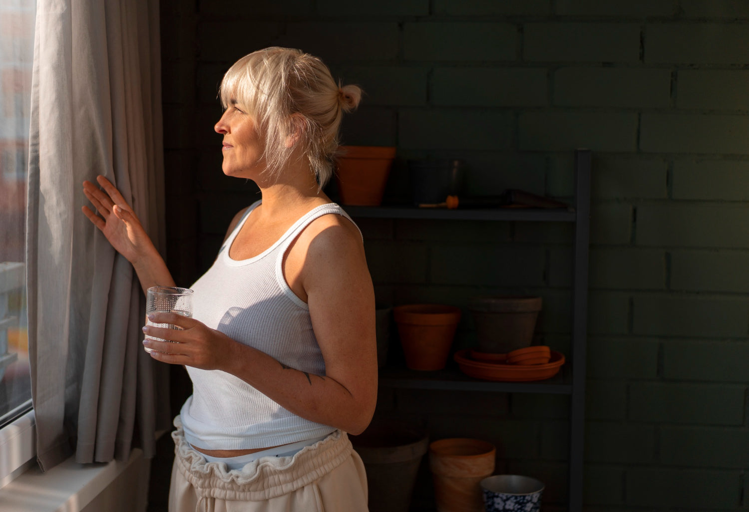 Bouffées de chaleur sans ménopause : causes et solutions naturelles